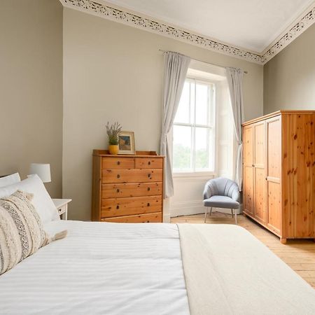 2 Bed Old Town Apartment - Next To Castle EDI Kültér fotó