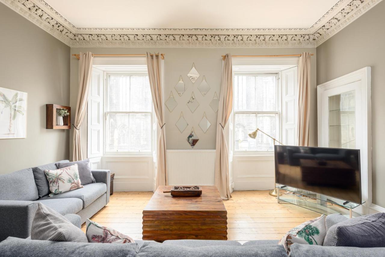2 Bed Old Town Apartment - Next To Castle EDI Kültér fotó